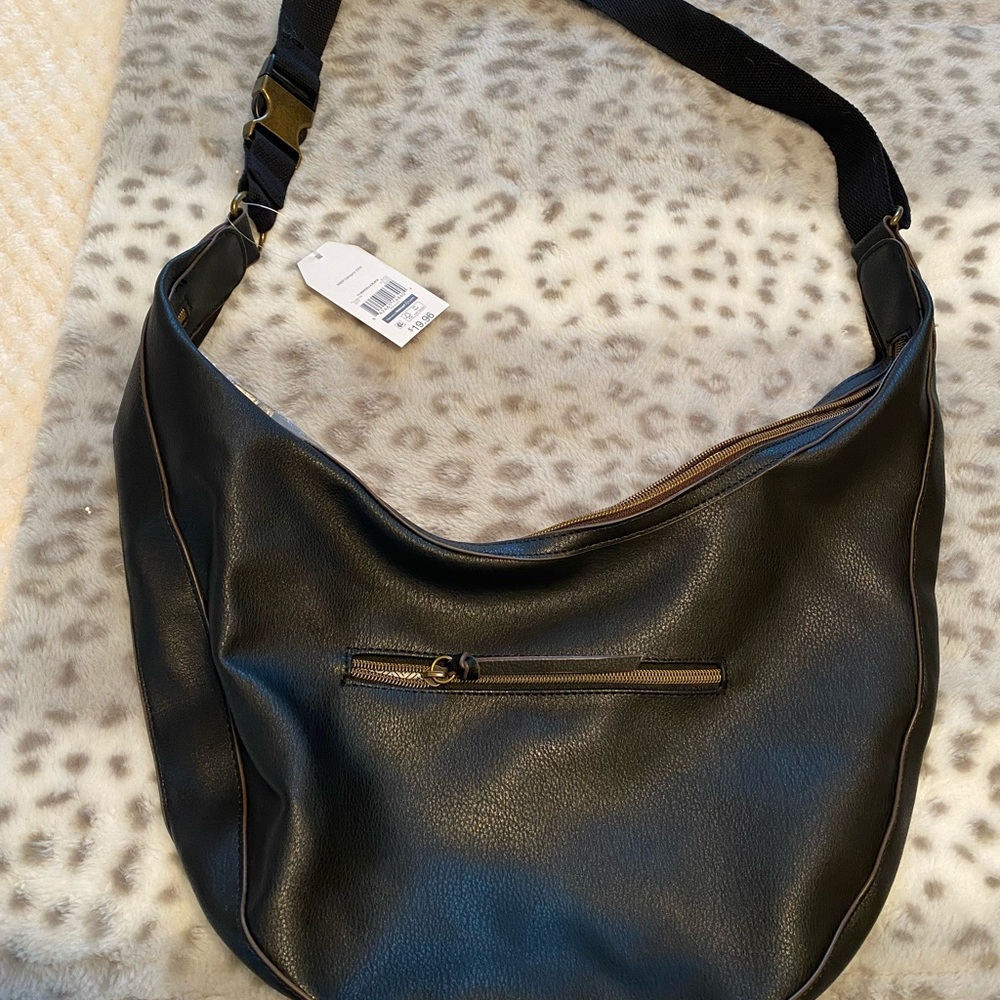 Black purse. Never used. With tags.